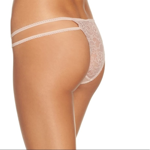 π Peek-a-Cheek Sleek Sexy Thong - Picture 2 of 9